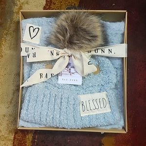 Soft hat and scarf set